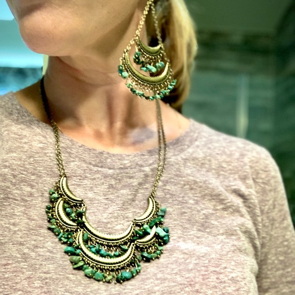 🎉2/$10! BOLD statement piece jewelry set! - Picture 4 of 5